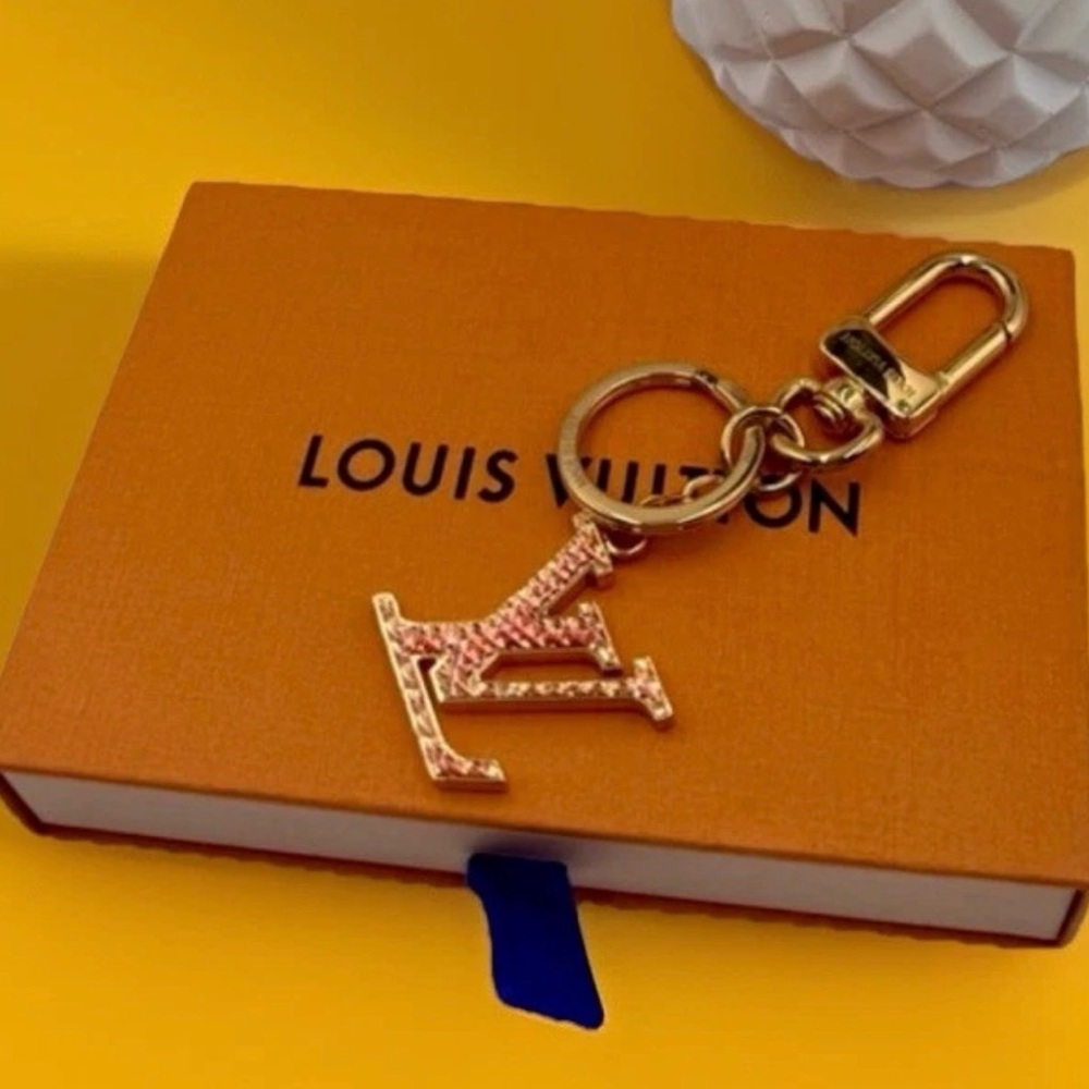 Louis Vuitton 🌼Full inclusion 🌼 Porte-Cles Nanogram Gold Keychain. - Picture 7 of 12